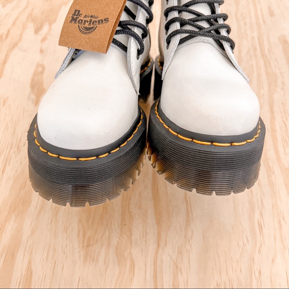 Dr. Martens White Jadon Platform 8 Eye Boots, size 5 - Picture 4 of 16